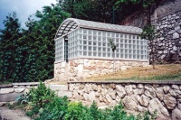2010 Mikulov - Vyzdění skleníku, obezdění bazénu