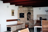 2011 Březí - Venkovní krb, udírna